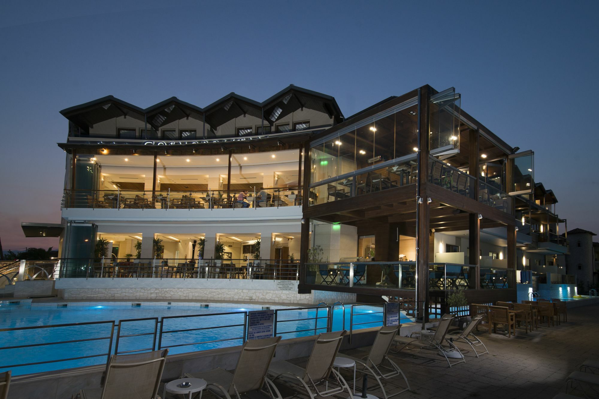 Cosmopolitan Hotel & Spa Paralía エクステリア 写真