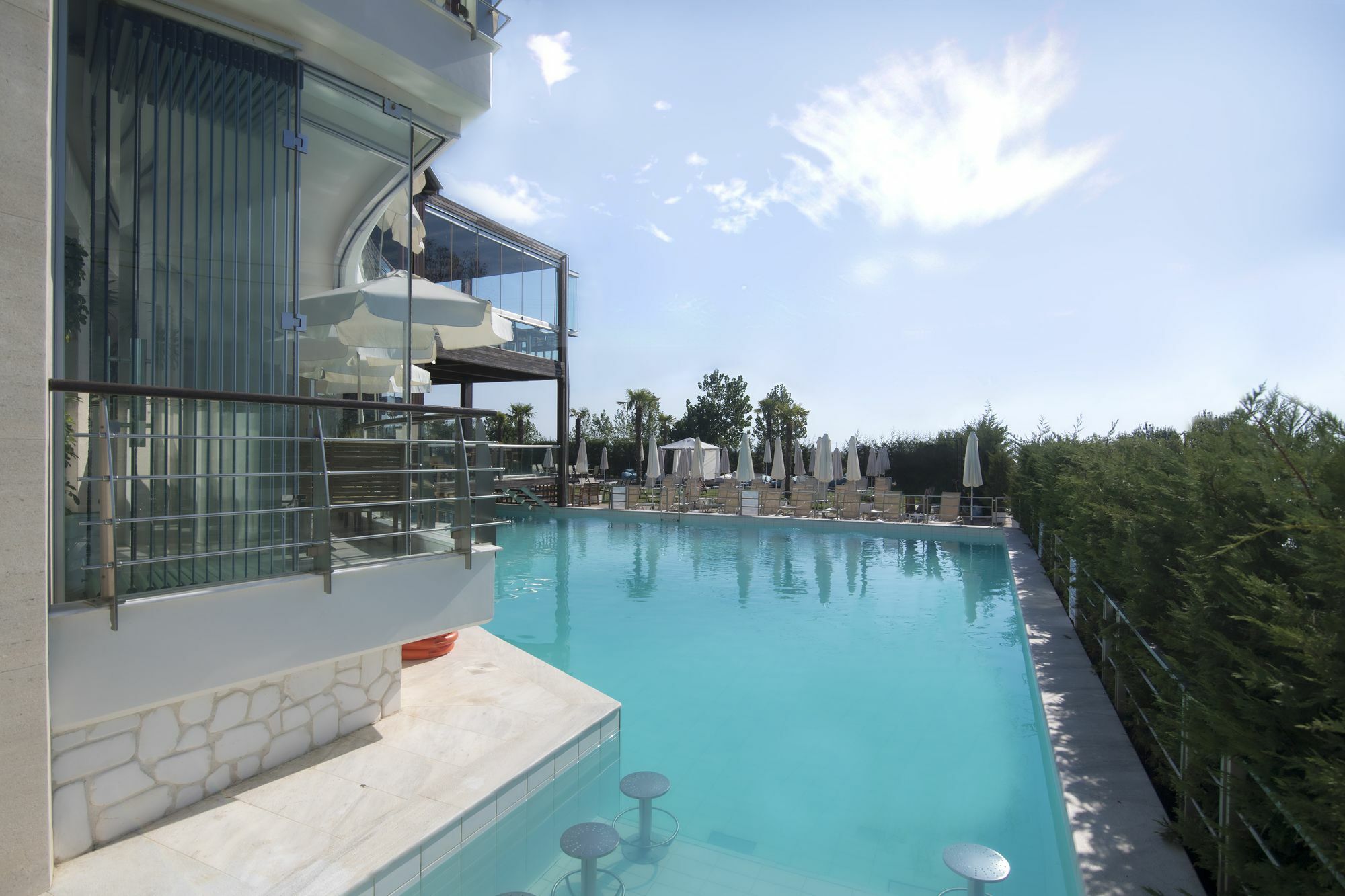 Cosmopolitan Hotel & Spa Paralía エクステリア 写真